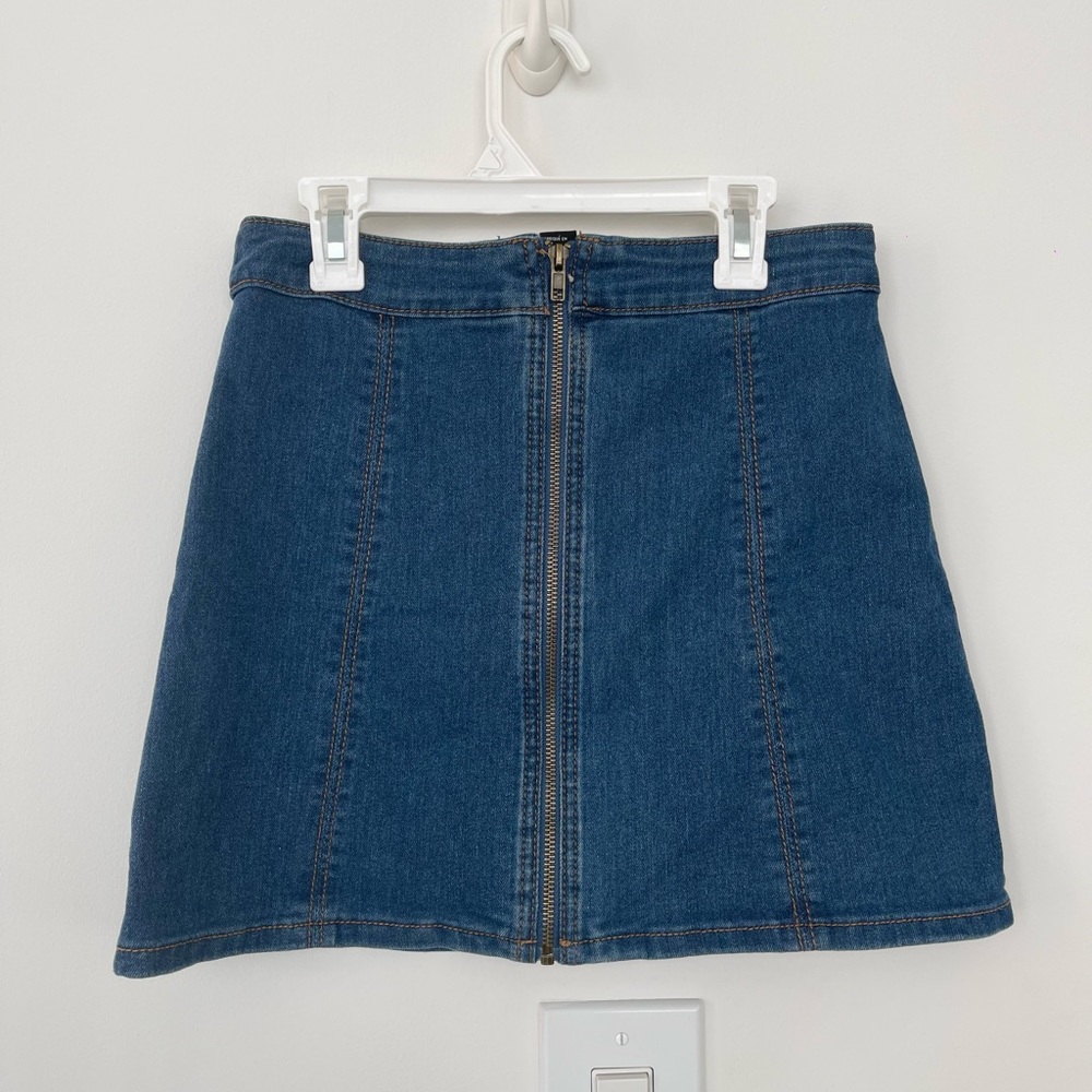 Forever 21 Blue Denim Jean Mini Skirt with Zipper, Medium